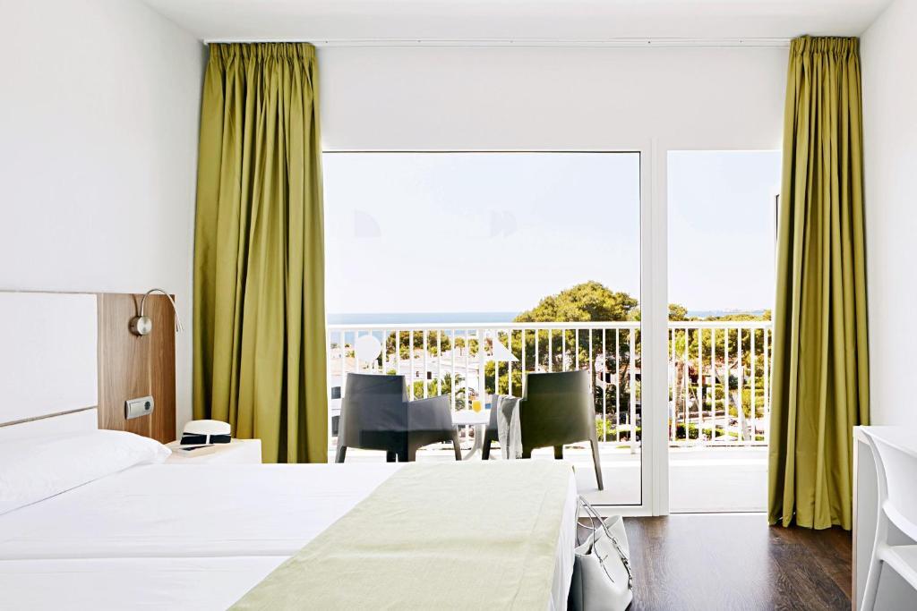Globales Cala Blanca Hotel Cala Blanca  Exterior photo