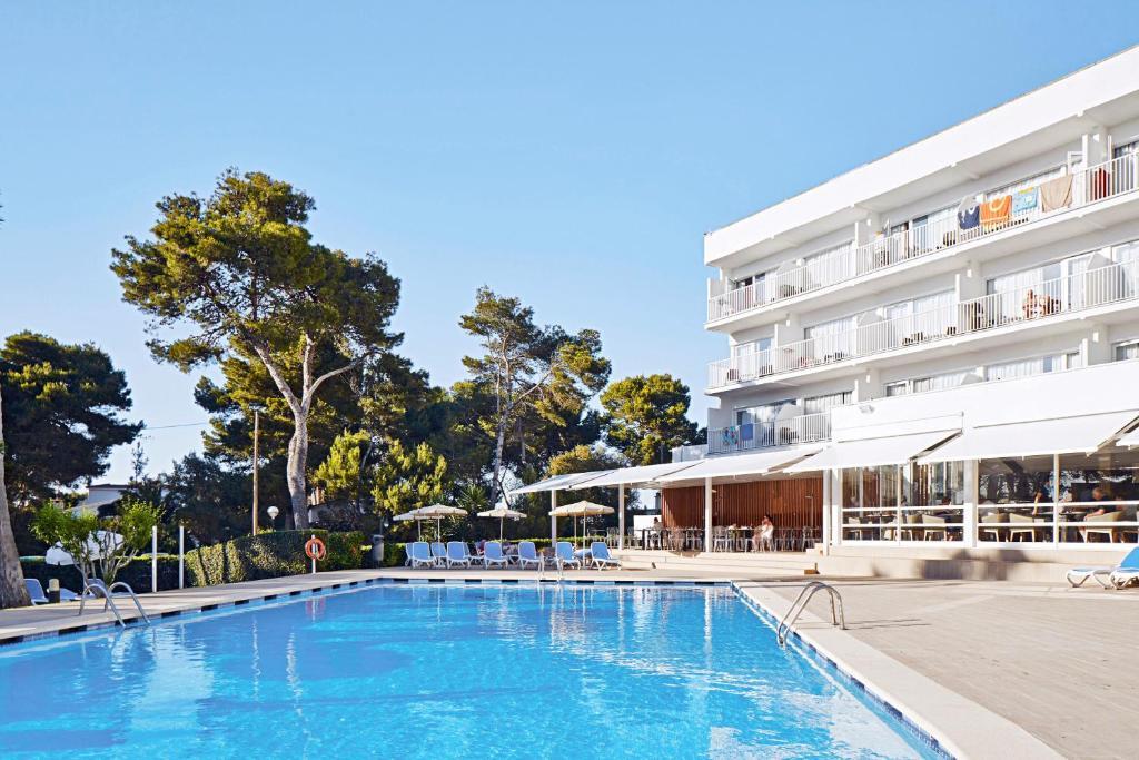Globales Cala Blanca Hotel Cala Blanca  Exterior photo